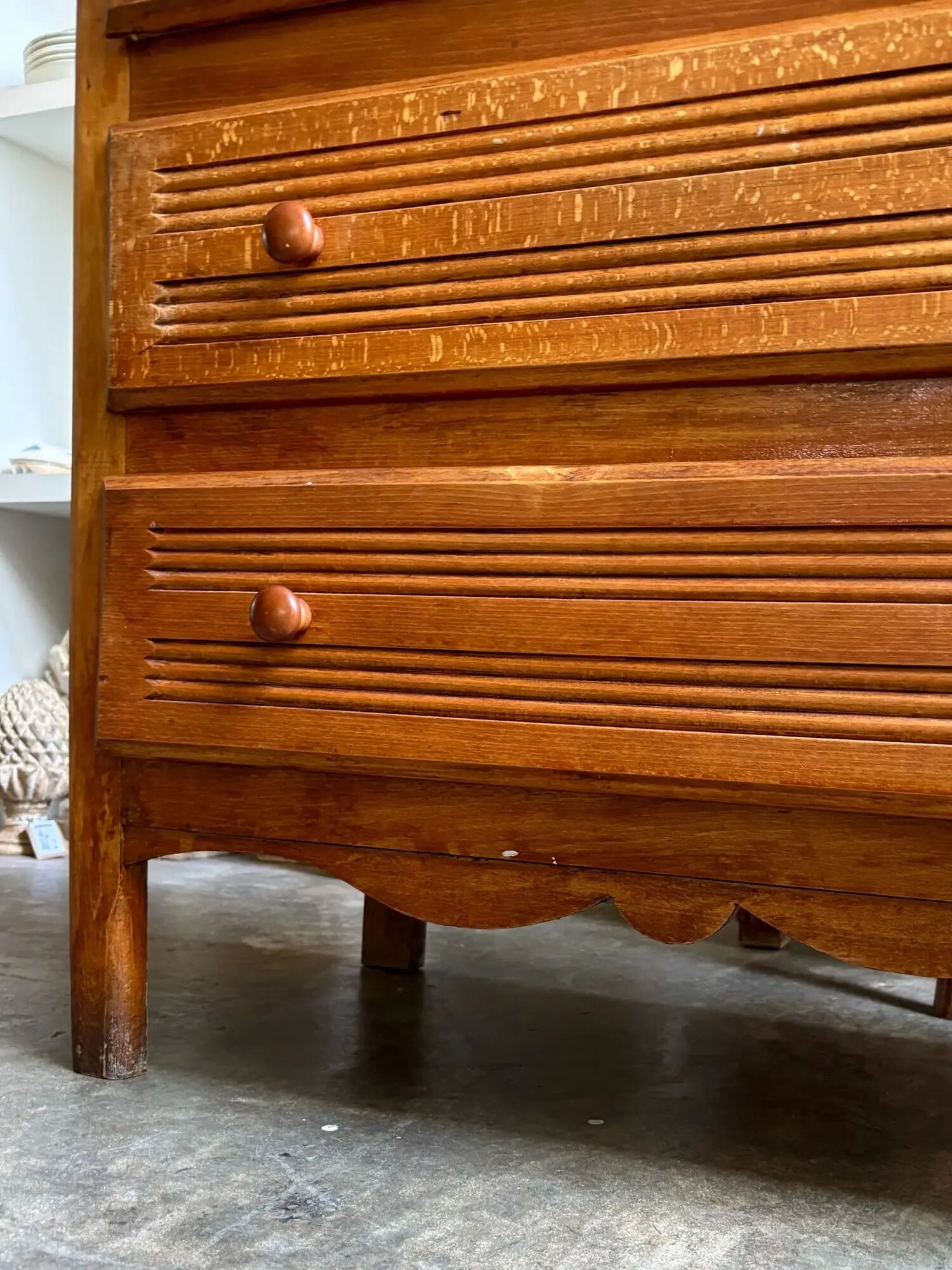 Dark wood 3-drawer chest of drawers