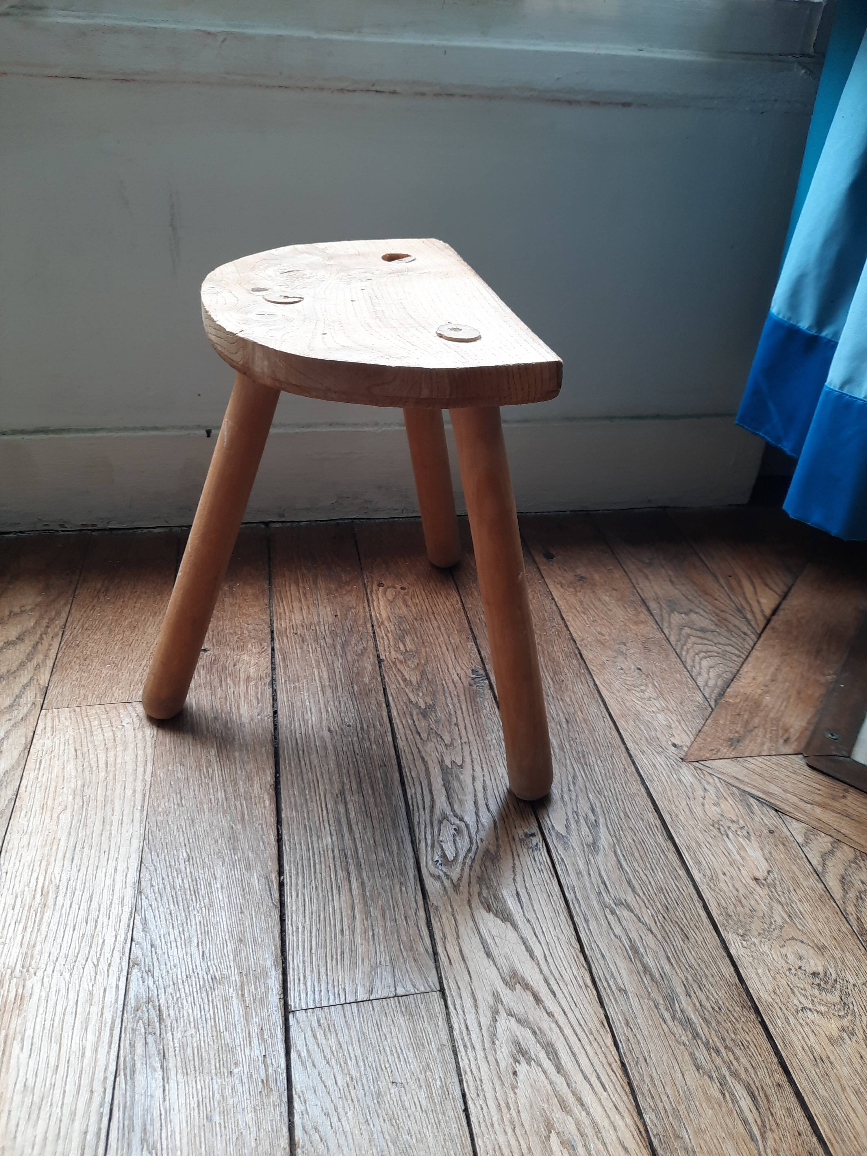 Tripod stool