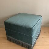 Velvet pouf with fringes