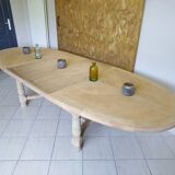 Extendable oval table in renovated solid oak