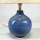 Lampe vintage en grès céramique bleu lavande - abat-jour fleurs séchées