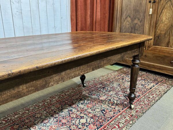 Table de ferme 19ème,  plateau en sapin et piétement en peuplier
