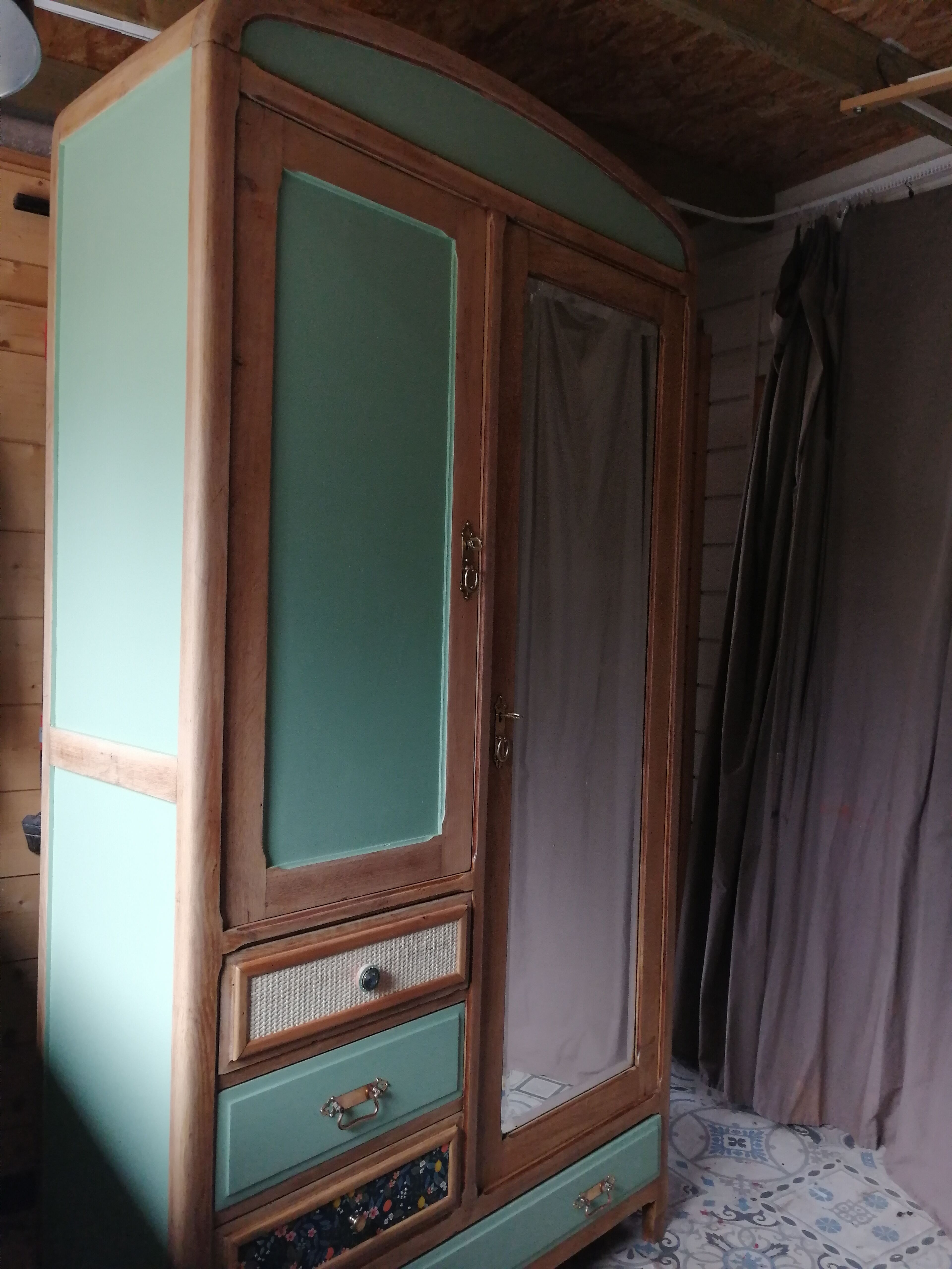 Armoire parisienne  "tulipe"