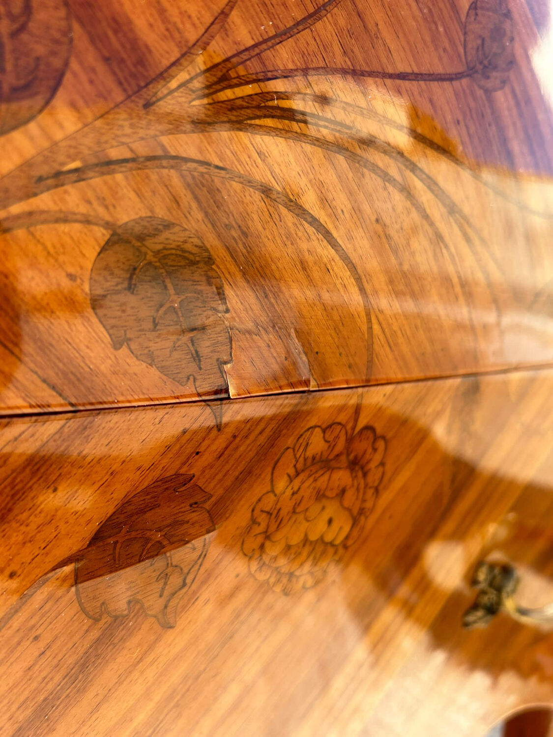 Rosewood chest of drawers