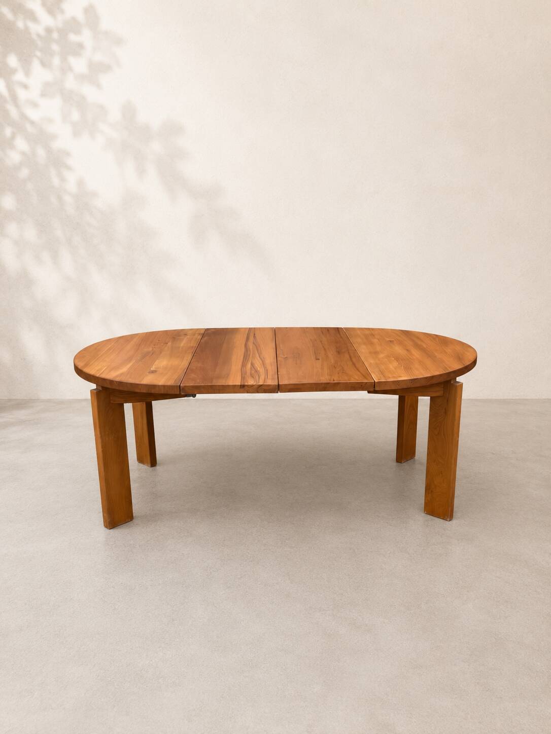 Large extendable table from Maison Regain in solid elm.