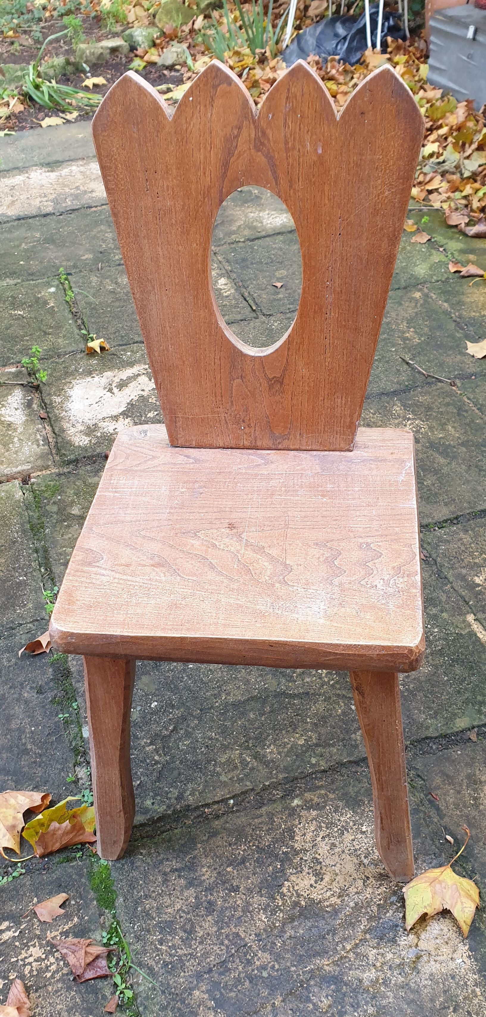 Regionalist chair
