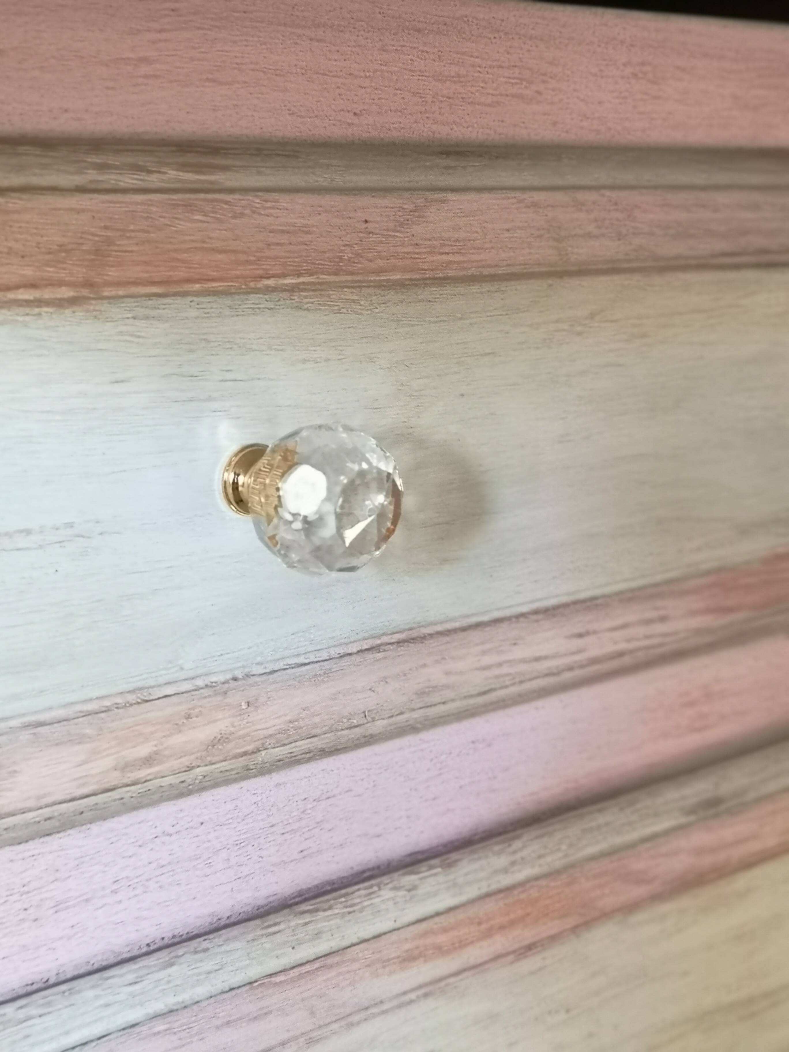 Convenient chiffonnier