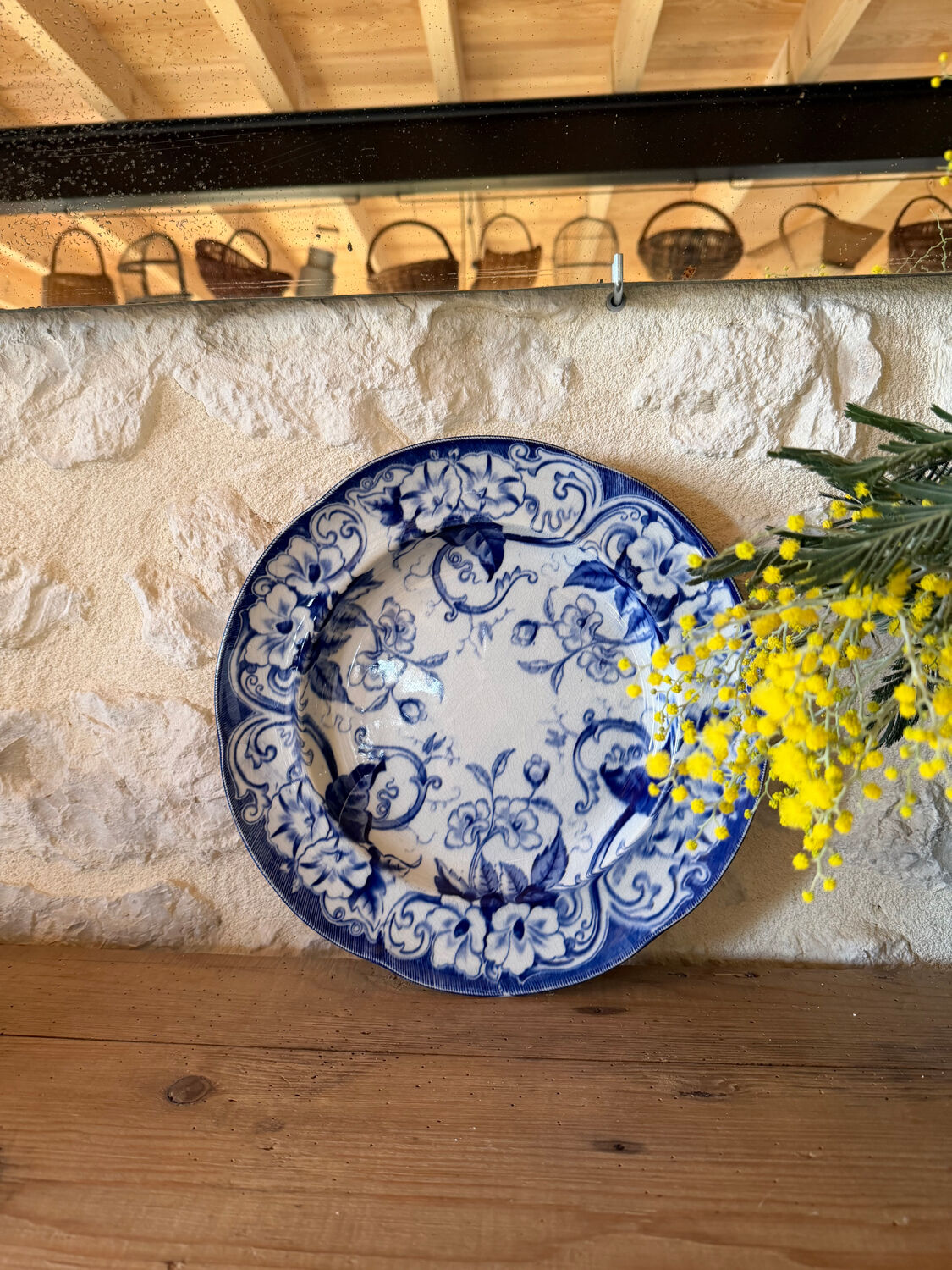 Round plate in ironstone Creil and Montereau model Flora