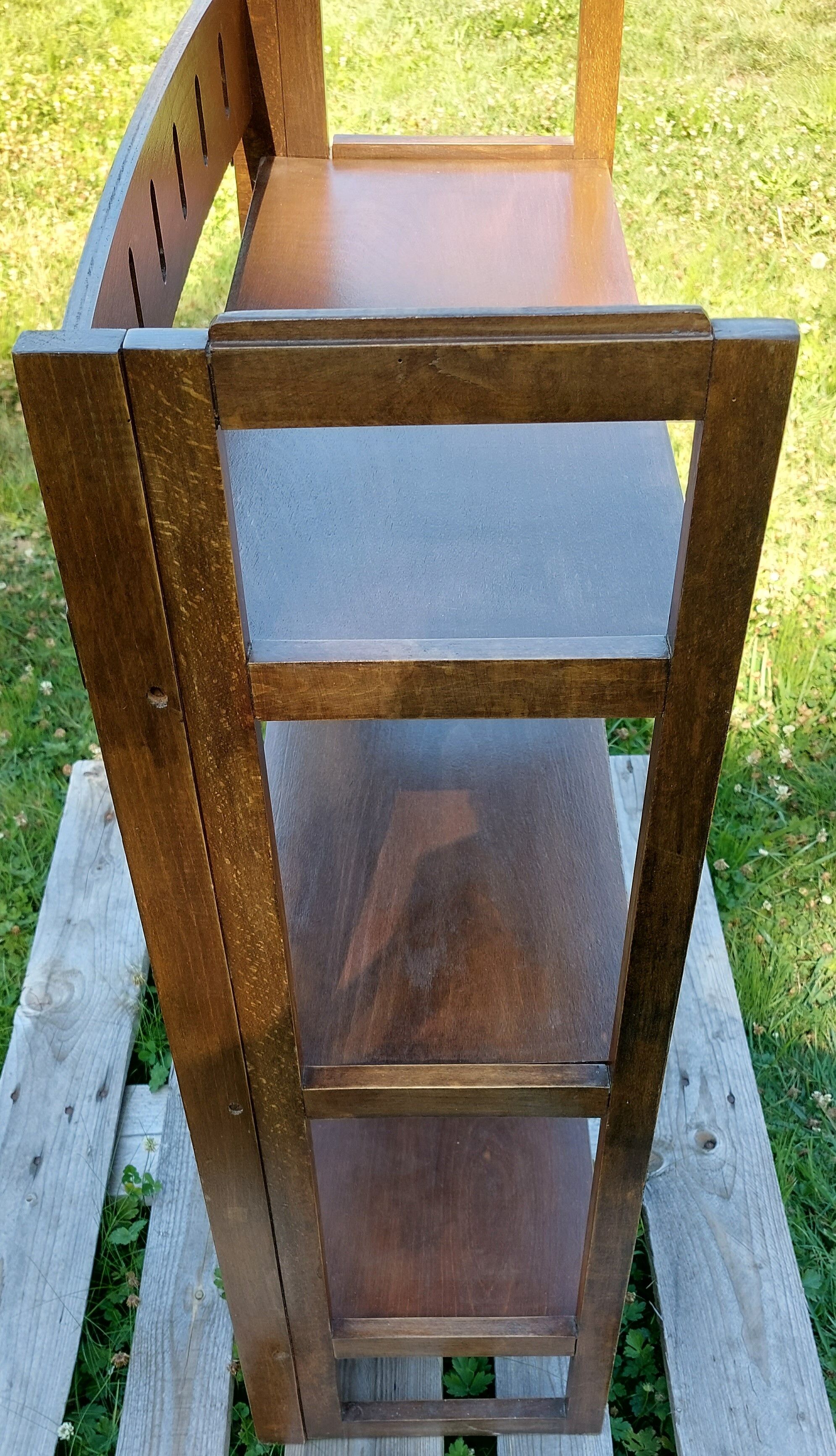 Folding wooden shelf