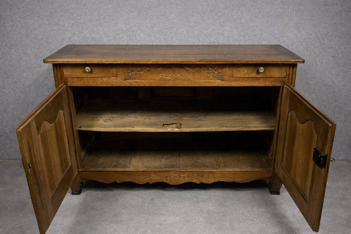 Louis XV buffet in carved solid wood – regional / rustic chic style