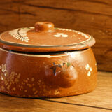 Covered terracotta pan