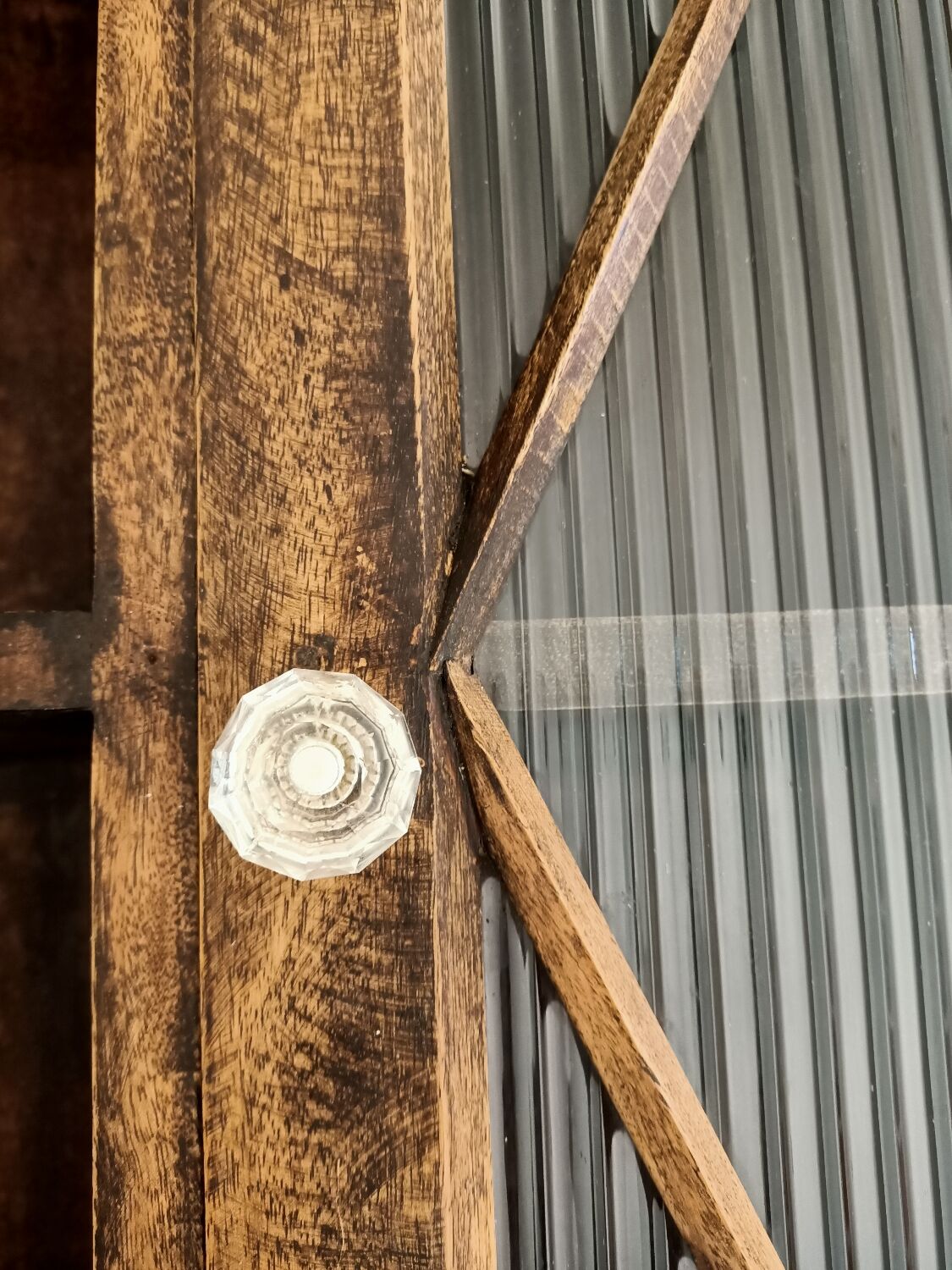 Patinated wall cabinet 2 doors