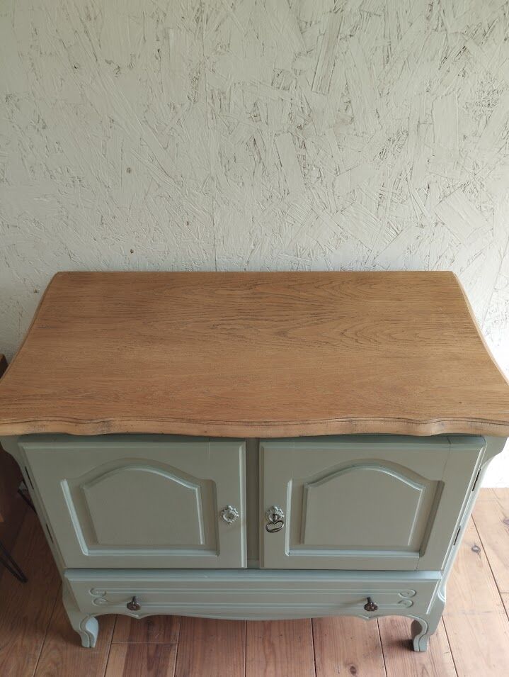 Occasional furniture