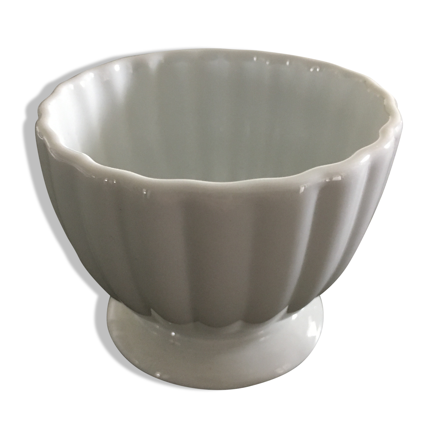 Scalloped porcelain bowl