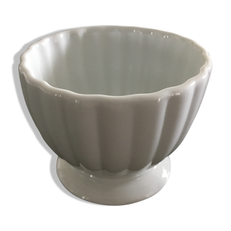 Scalloped porcelain bowl