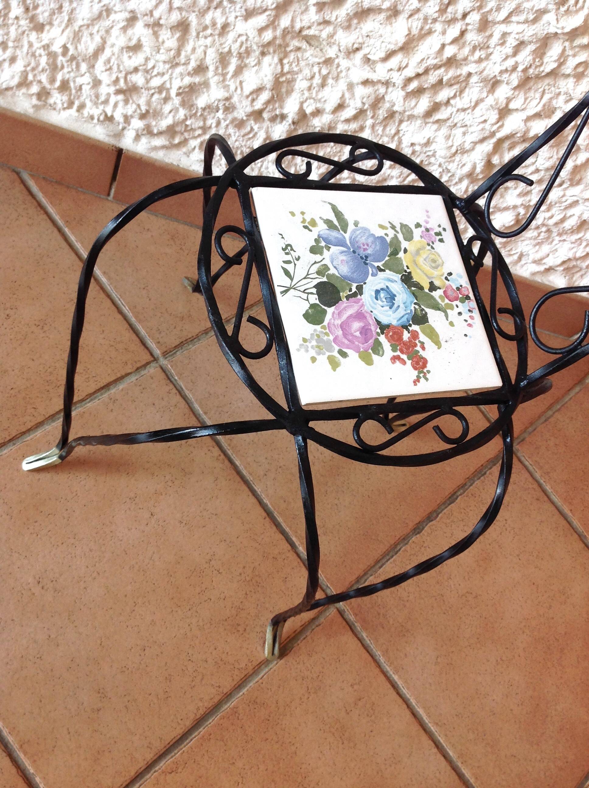 Plant holder "chair" in wrought iron and earthenware / vintage 60s-70s