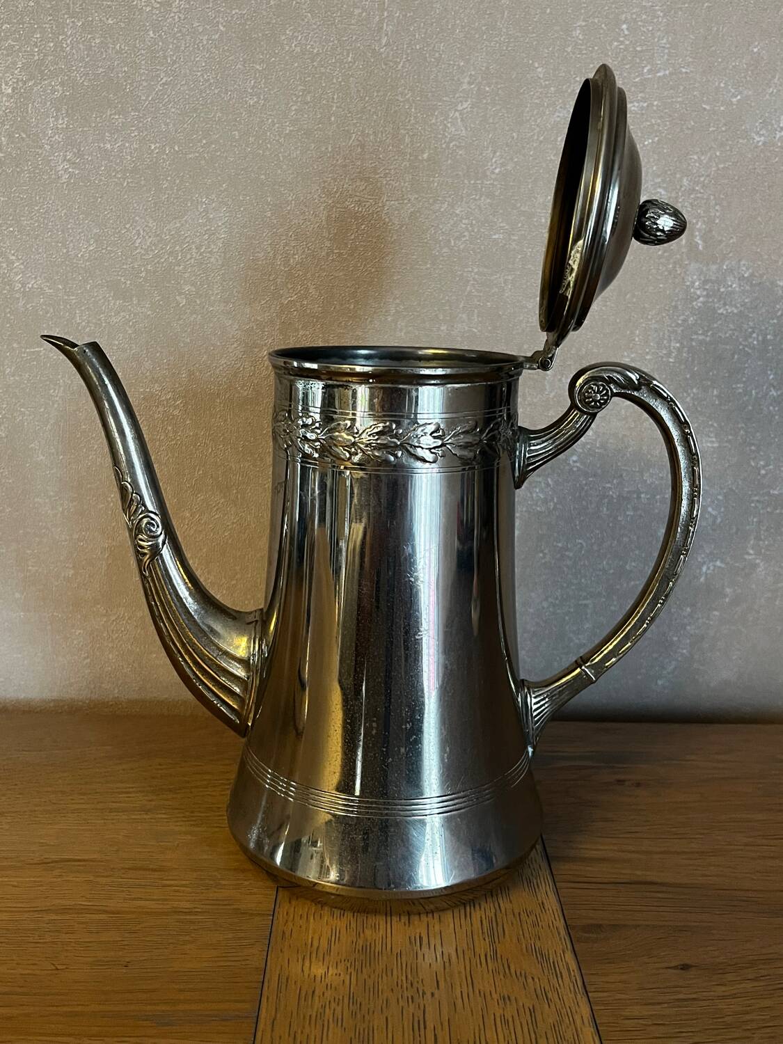 Ancienne cafetière à col de cygne en métal argenté – estampillée N.G.