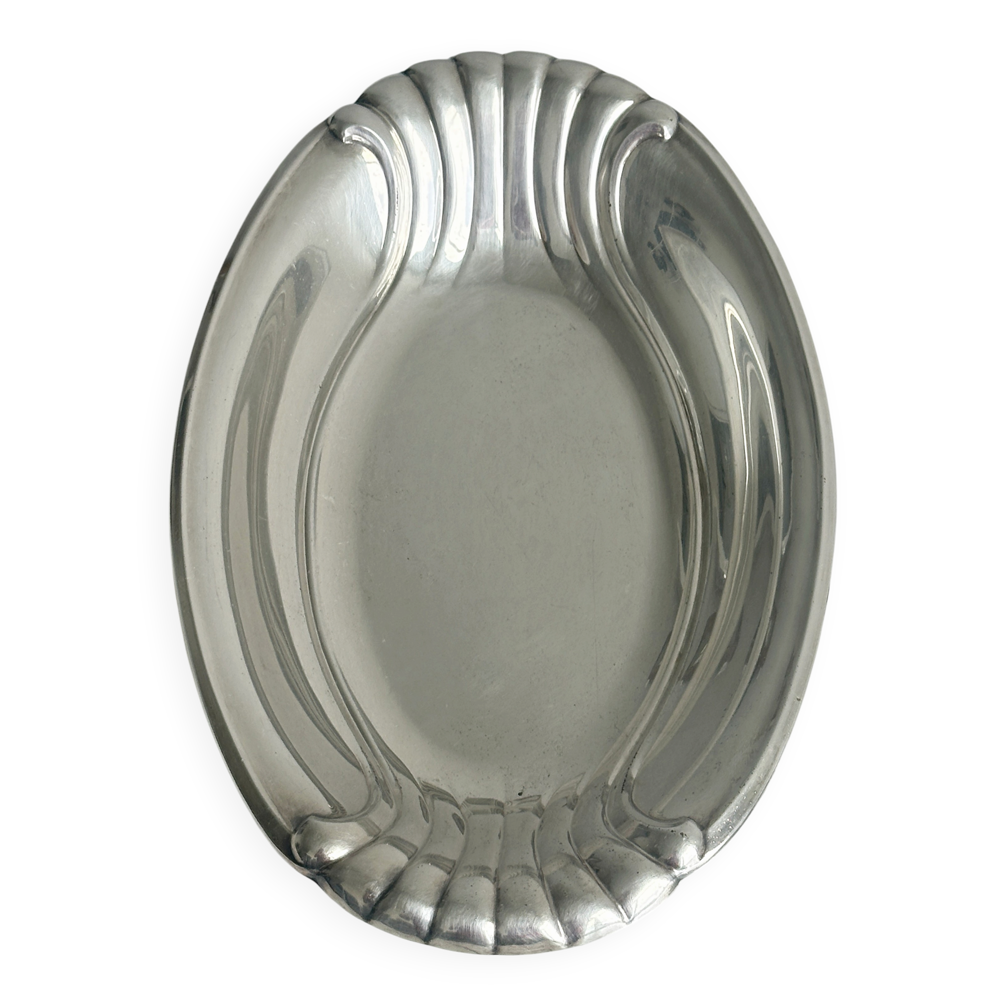 Light silver metal bread basket