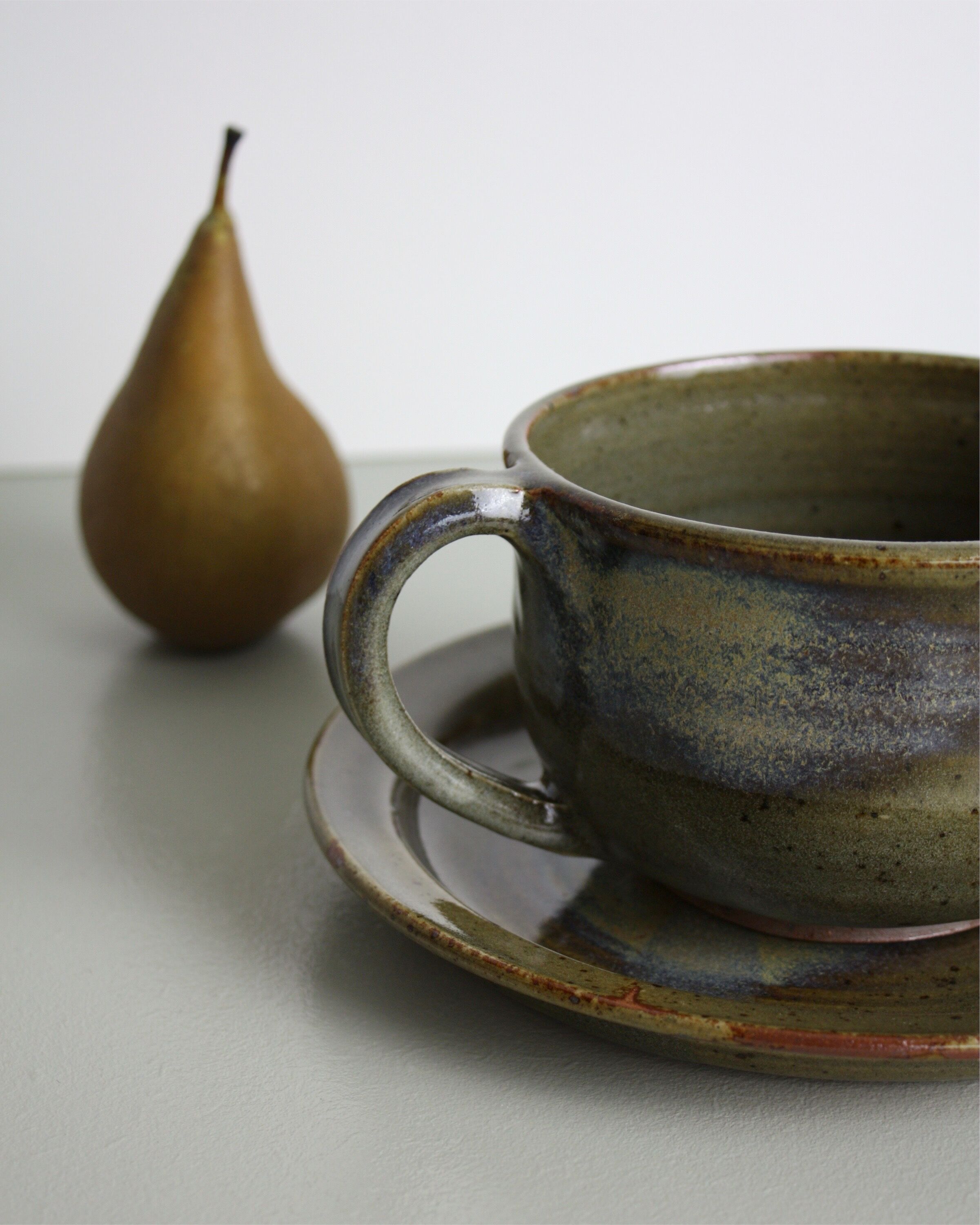 Ceramic bowl and plate set