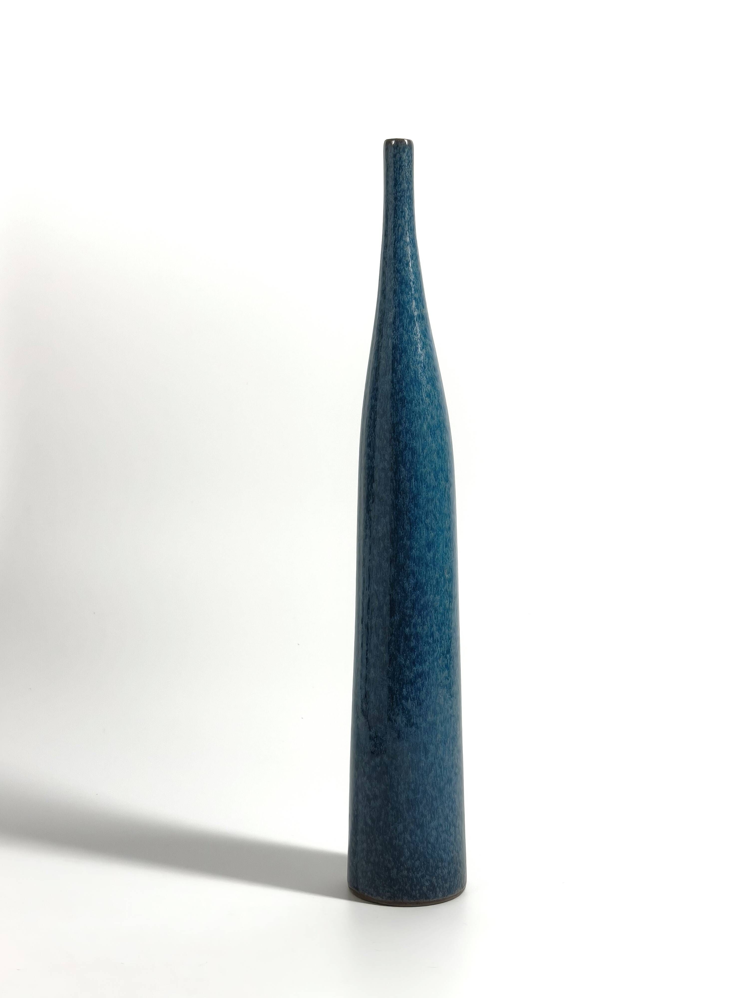 Large bottle vase in blue speckled glazed stoneware – Jacques & Dani Ruelland