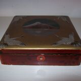 Old box decorated with birds