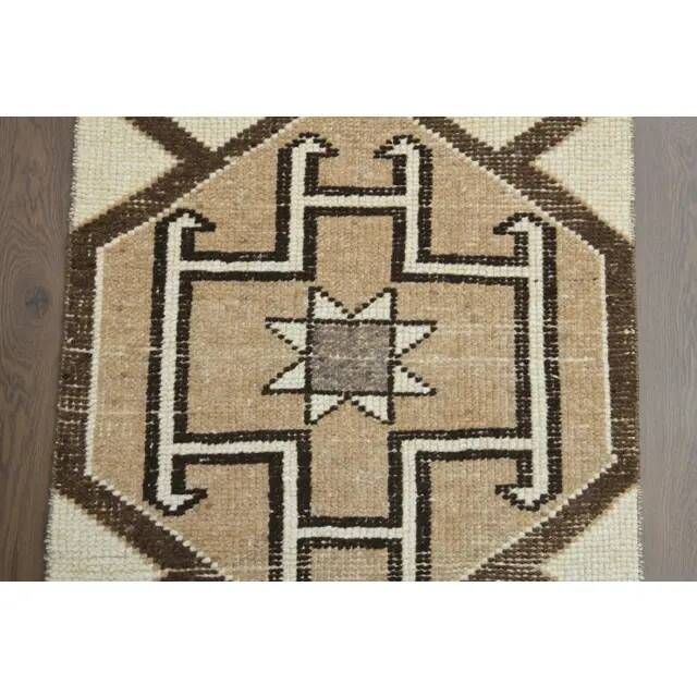 Tapis de couloir vintage turc en laine et coton noué à la main, années 1970