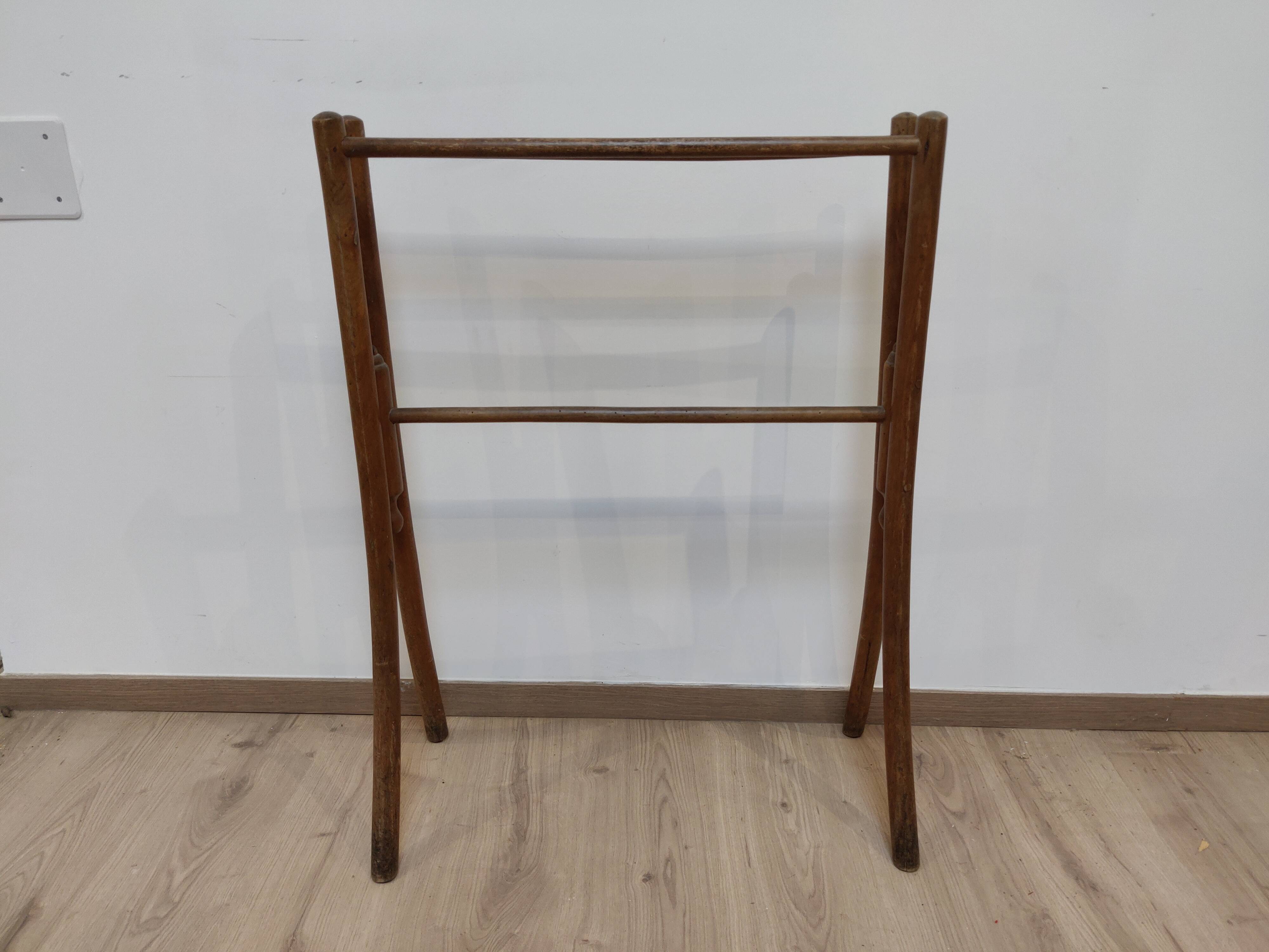 Porte serviette en bois sculpté époque Art Nouveau