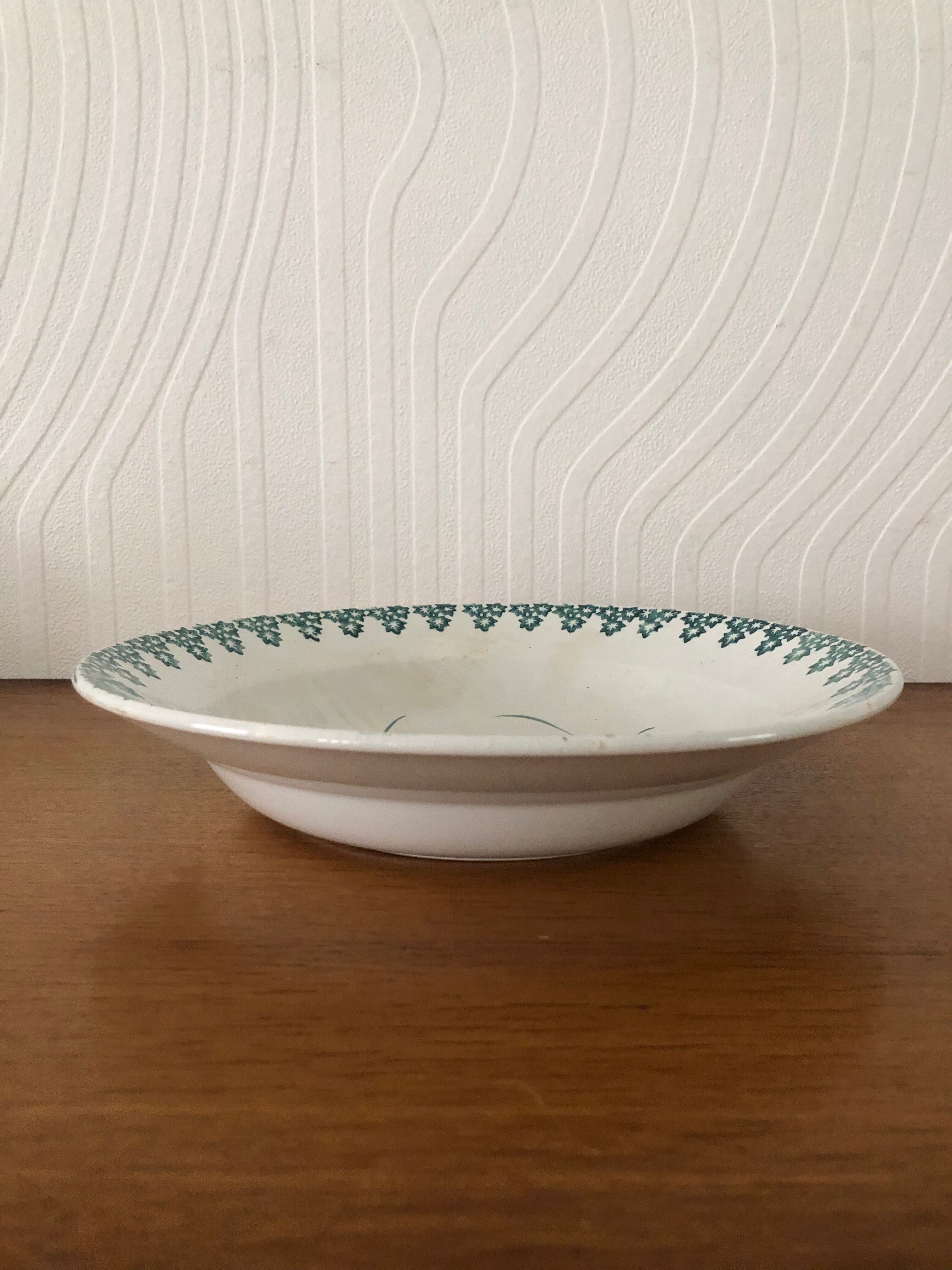 Hollow porcelain dish with rooster pattern
