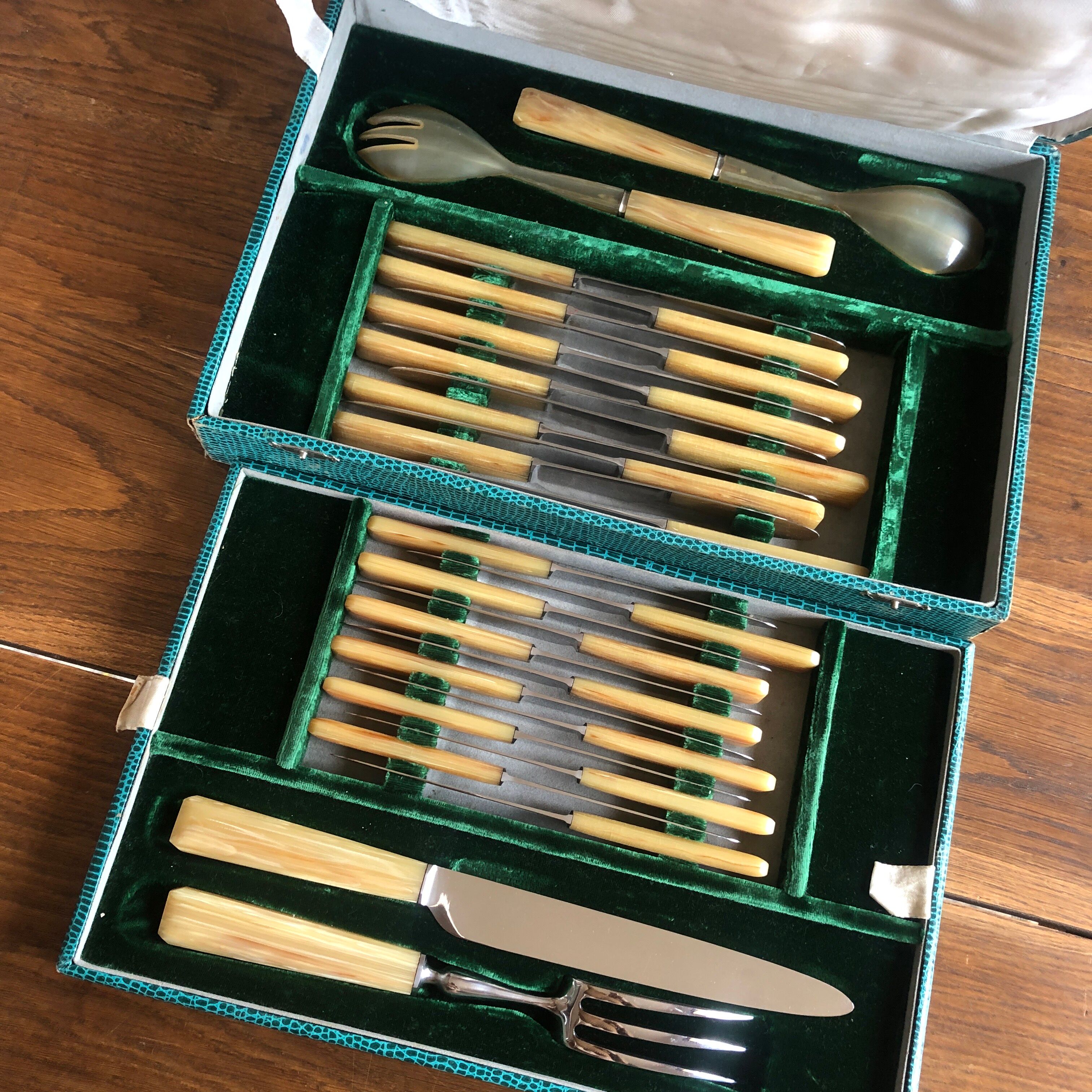 Cutlery "the benefit"