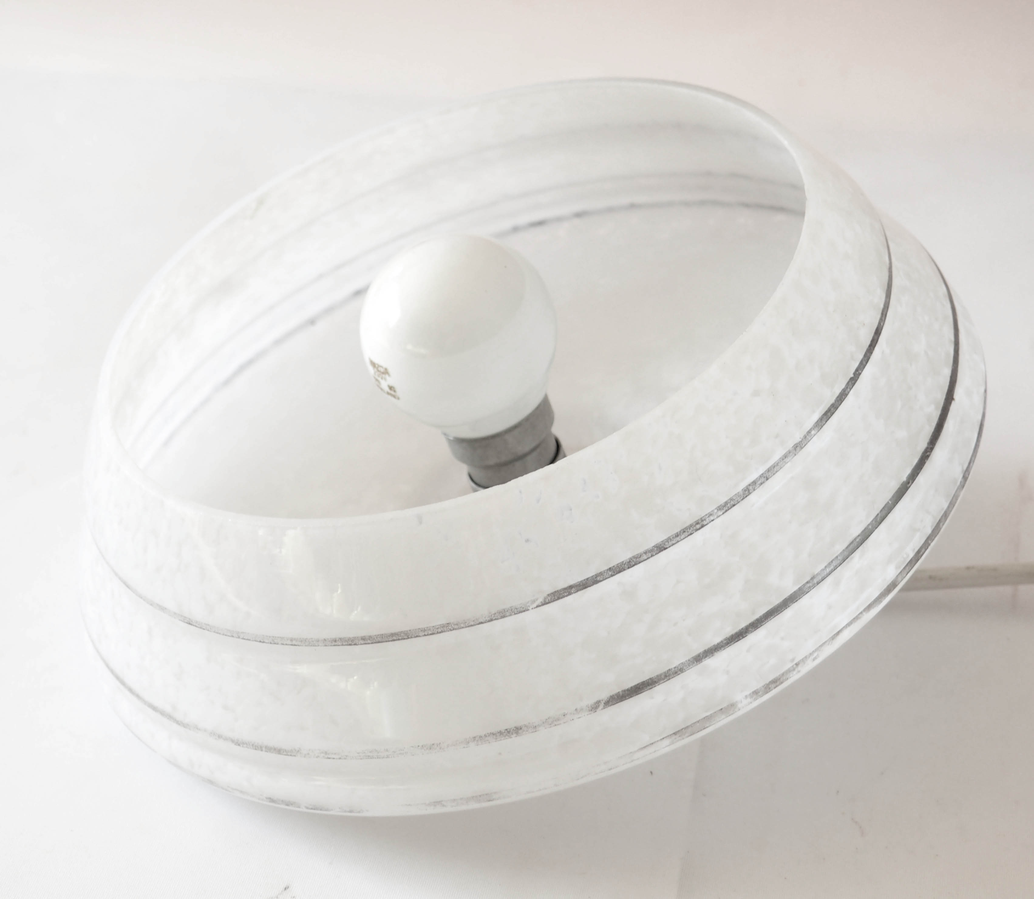 Clichy glass suspension