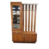 Porte-manteau vintage sur pied avec miroir et armoire