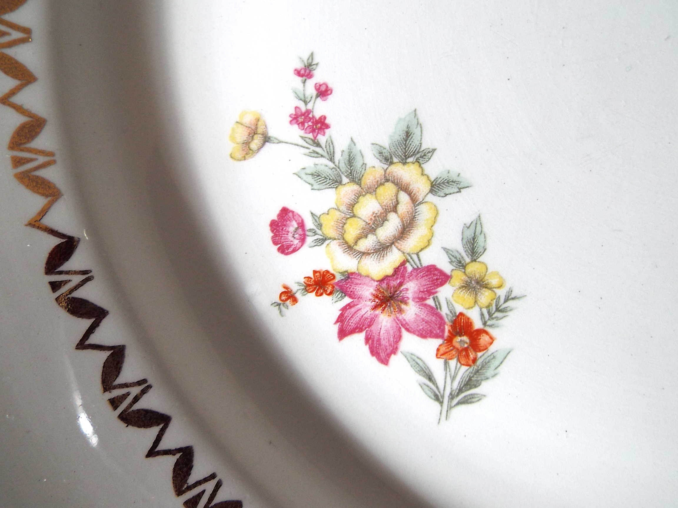 8 assiettes plates KG Lunéville