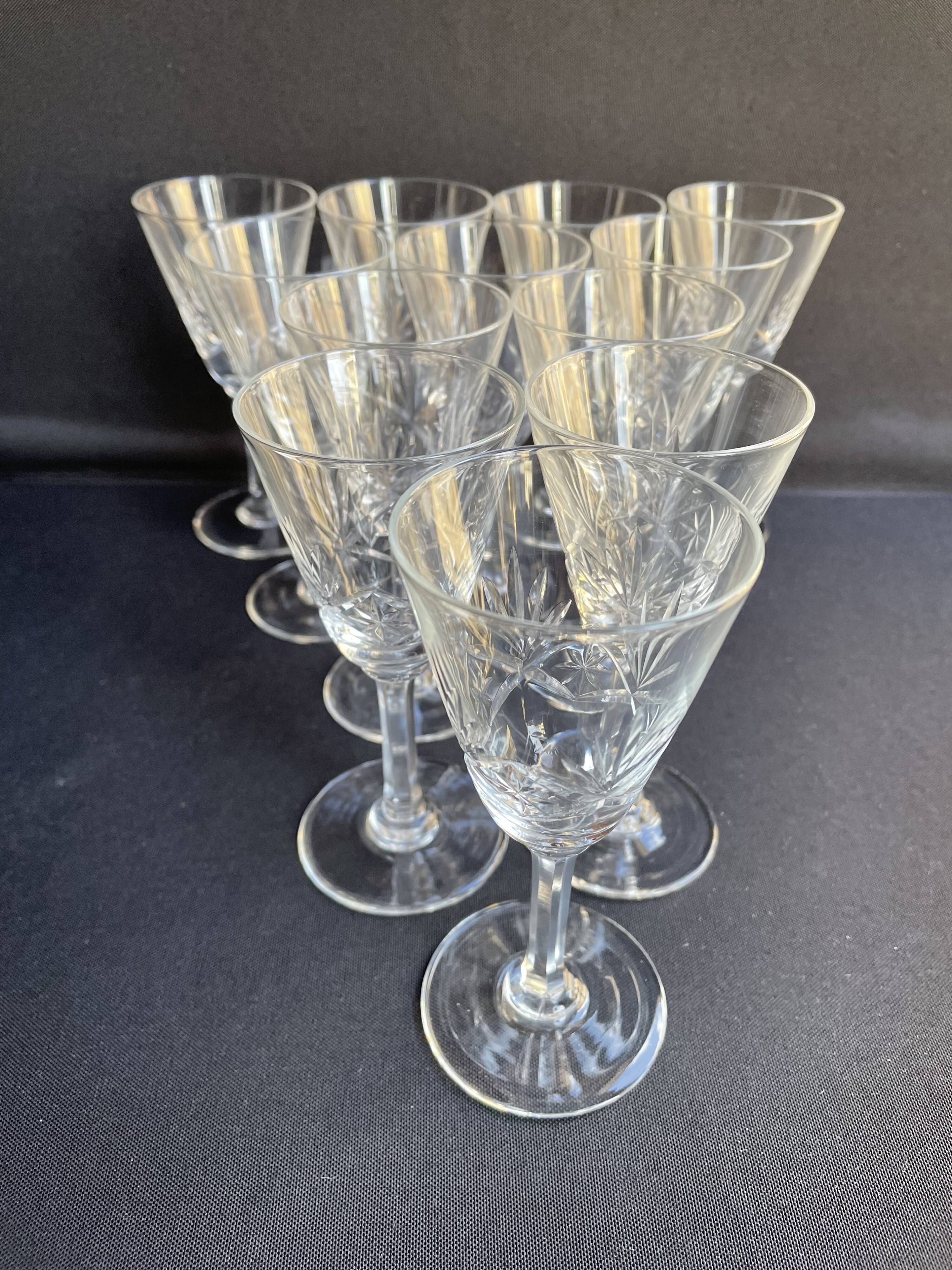Liquor glasses (12) - art deco - cut and blown crystal