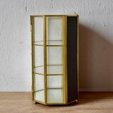 Small vintage octagonal display case in transparent glass, mirror glass and brass - jewelry display