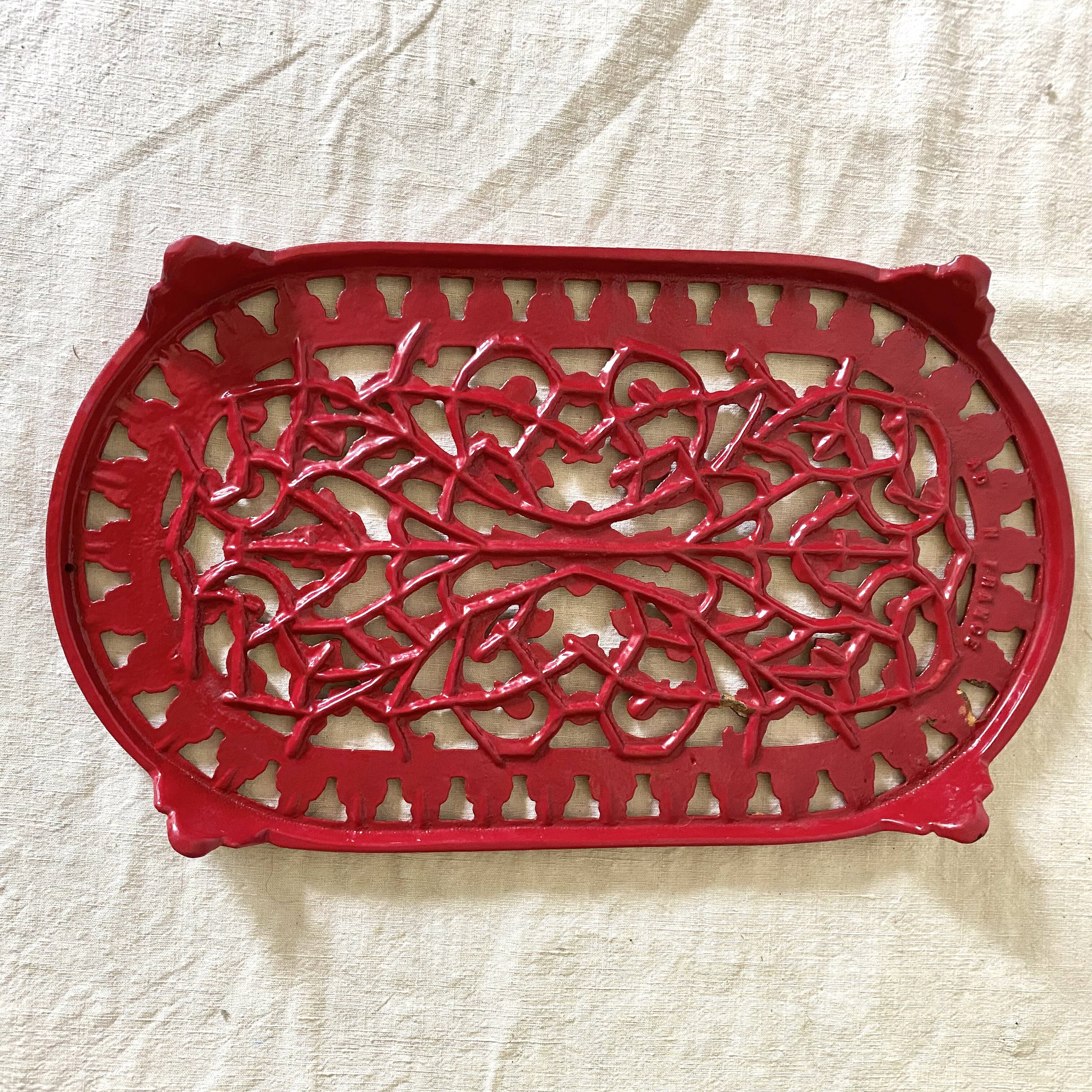 Oval cast iron trivet