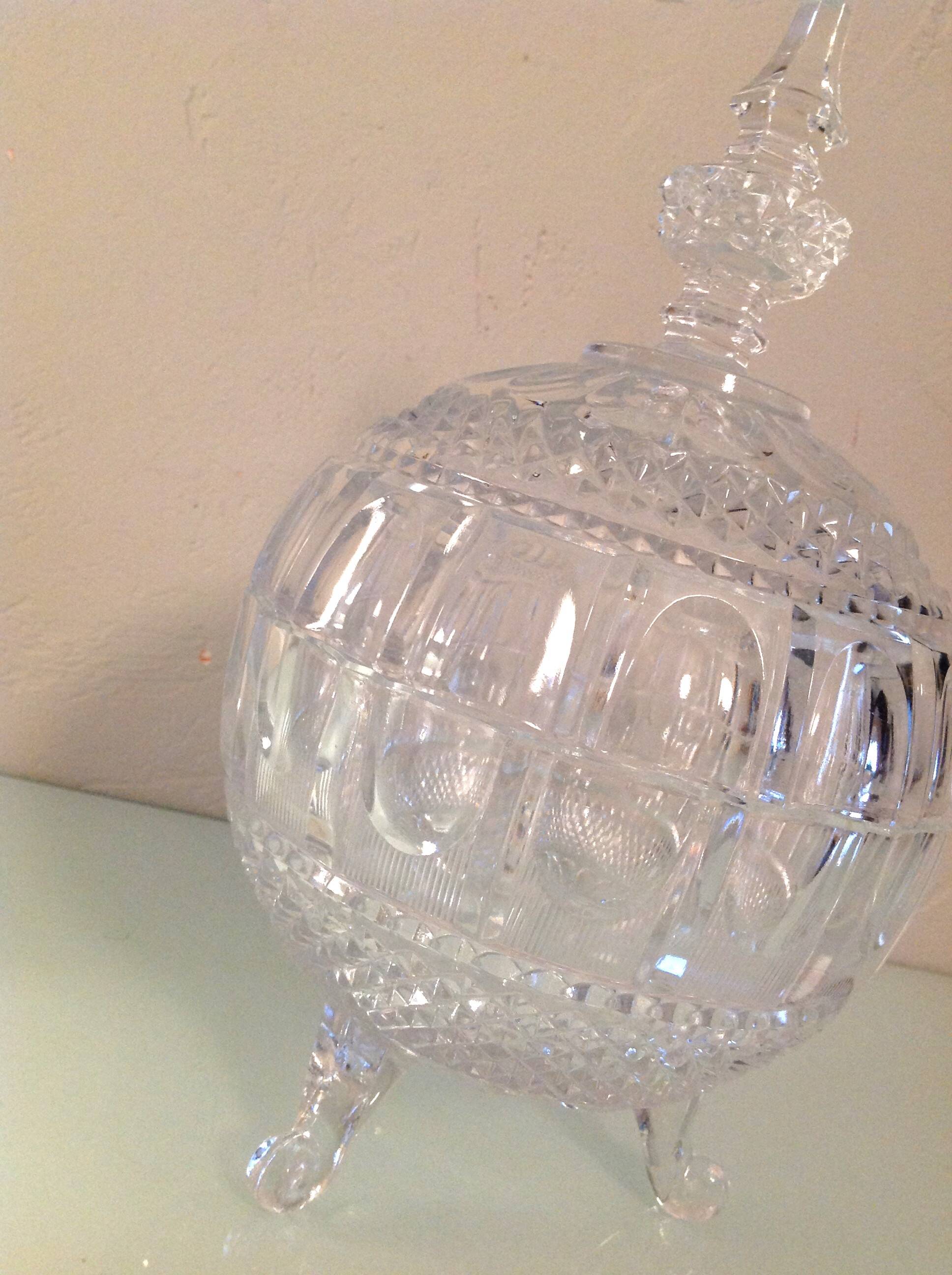 Globe candy box on tripod legs in chiseled glass / vintage 60s-70s