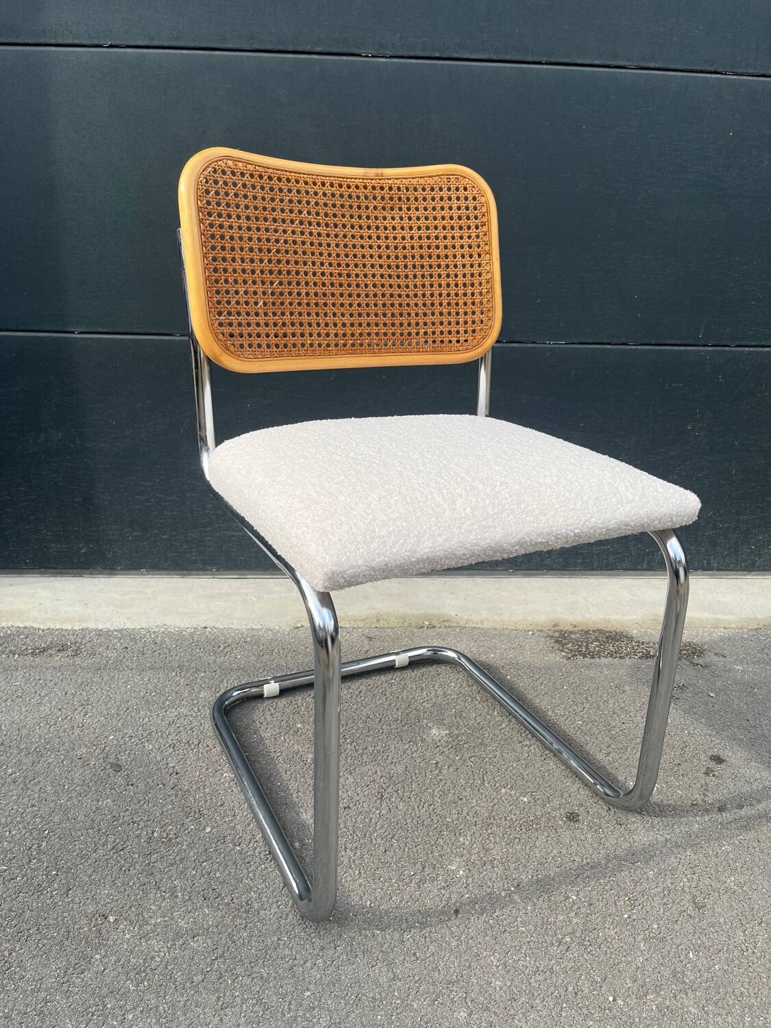 Chaise B32 Marcel Breuer Cesca tissu bouclette