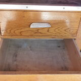 Old industrial workshop establishment and its 4 drawers