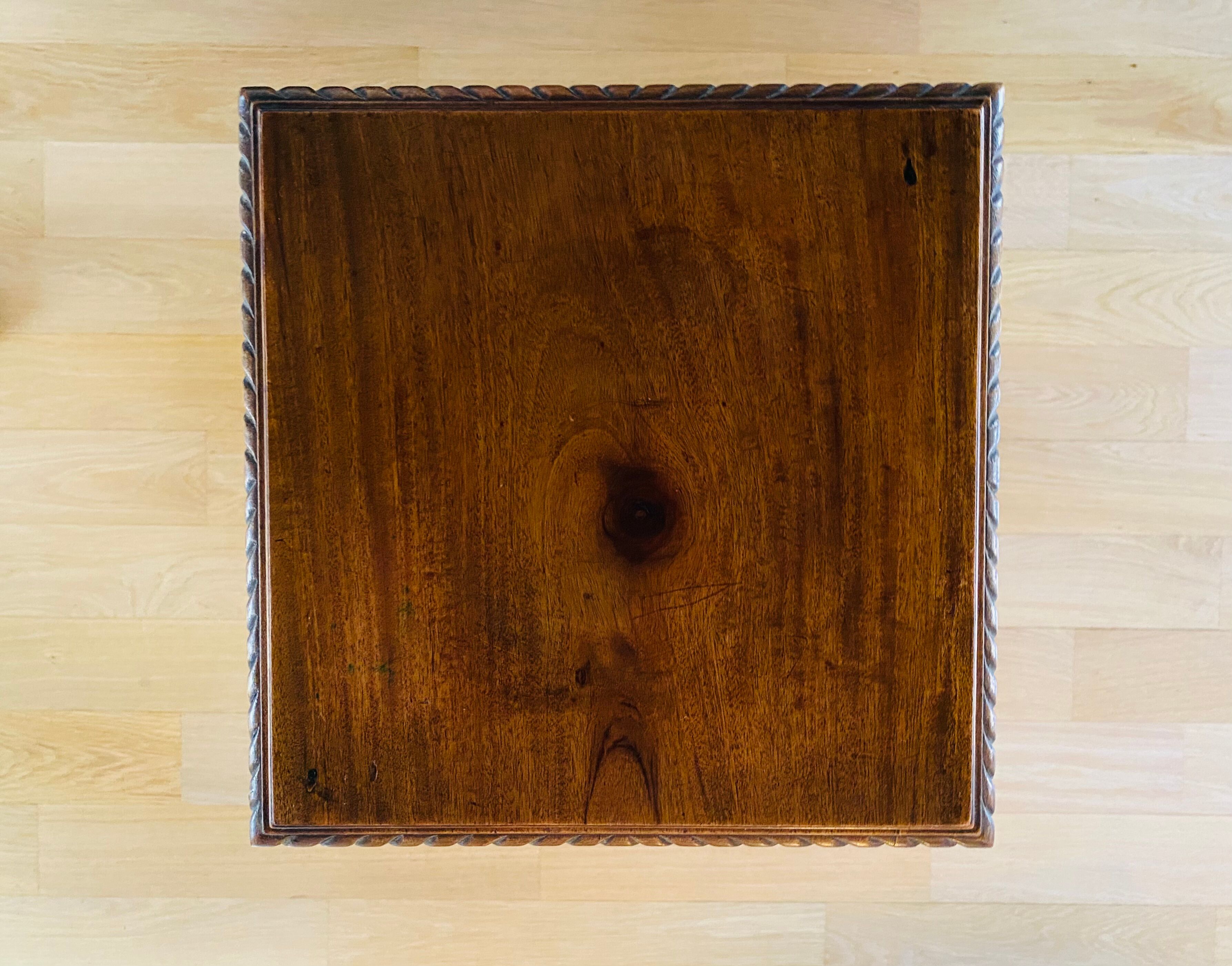 High pedestal table in solid wood