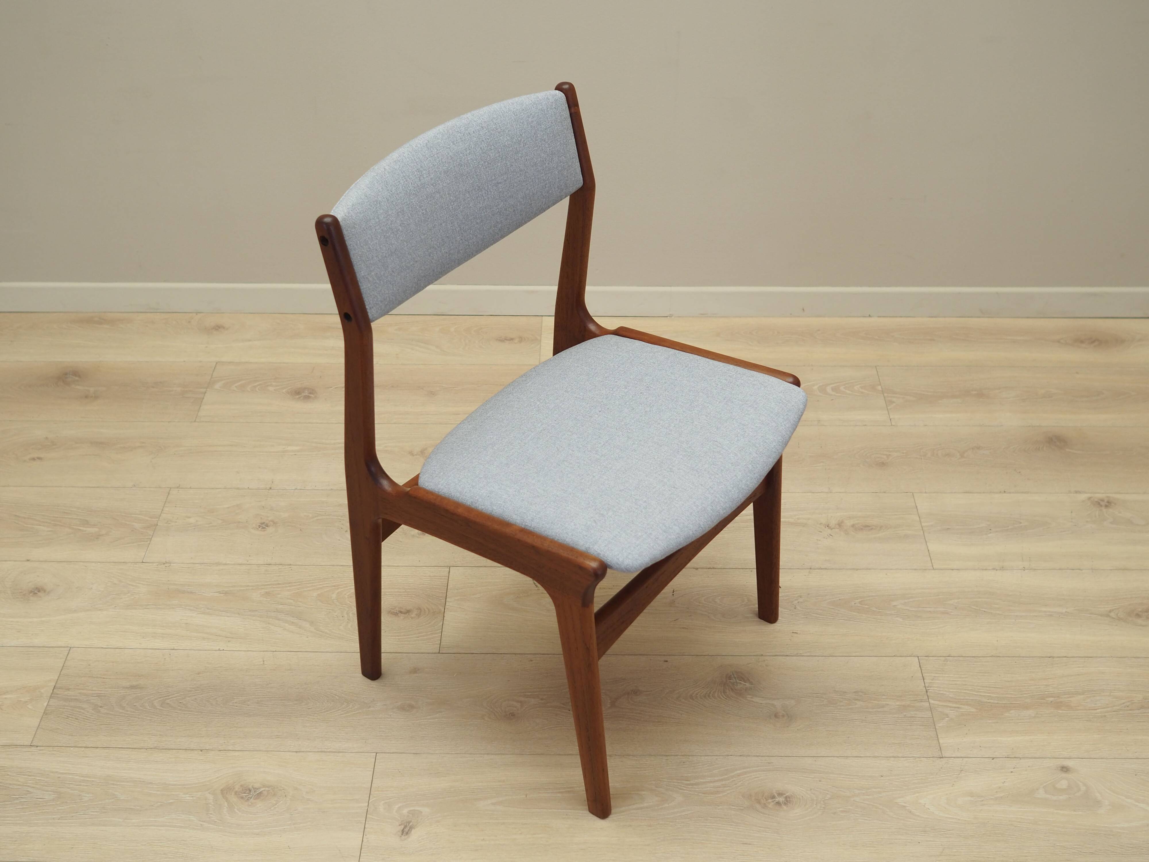 Ensemble de six chaises en teck, design danois, années 1970, fabrication : Nova