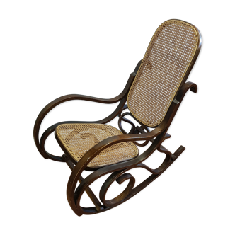 Rocking curved wooden flesh