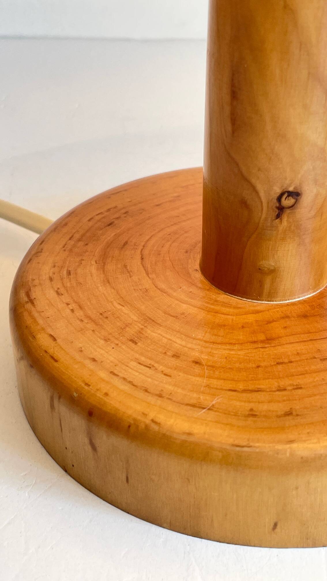 LAMP in Solid Pine Floral Shade VINTAGE