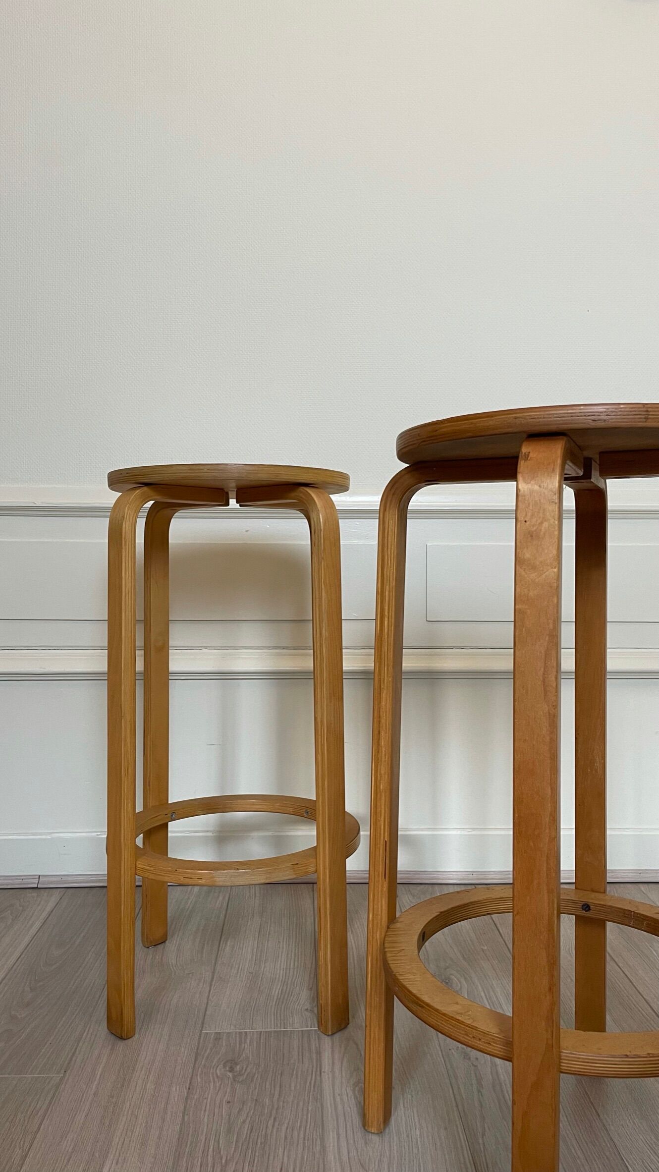 Set 2 high stools