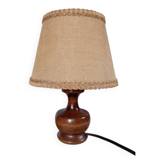 Lampe à poser bois tourné teinté foncé, abat jour camel jute 1960