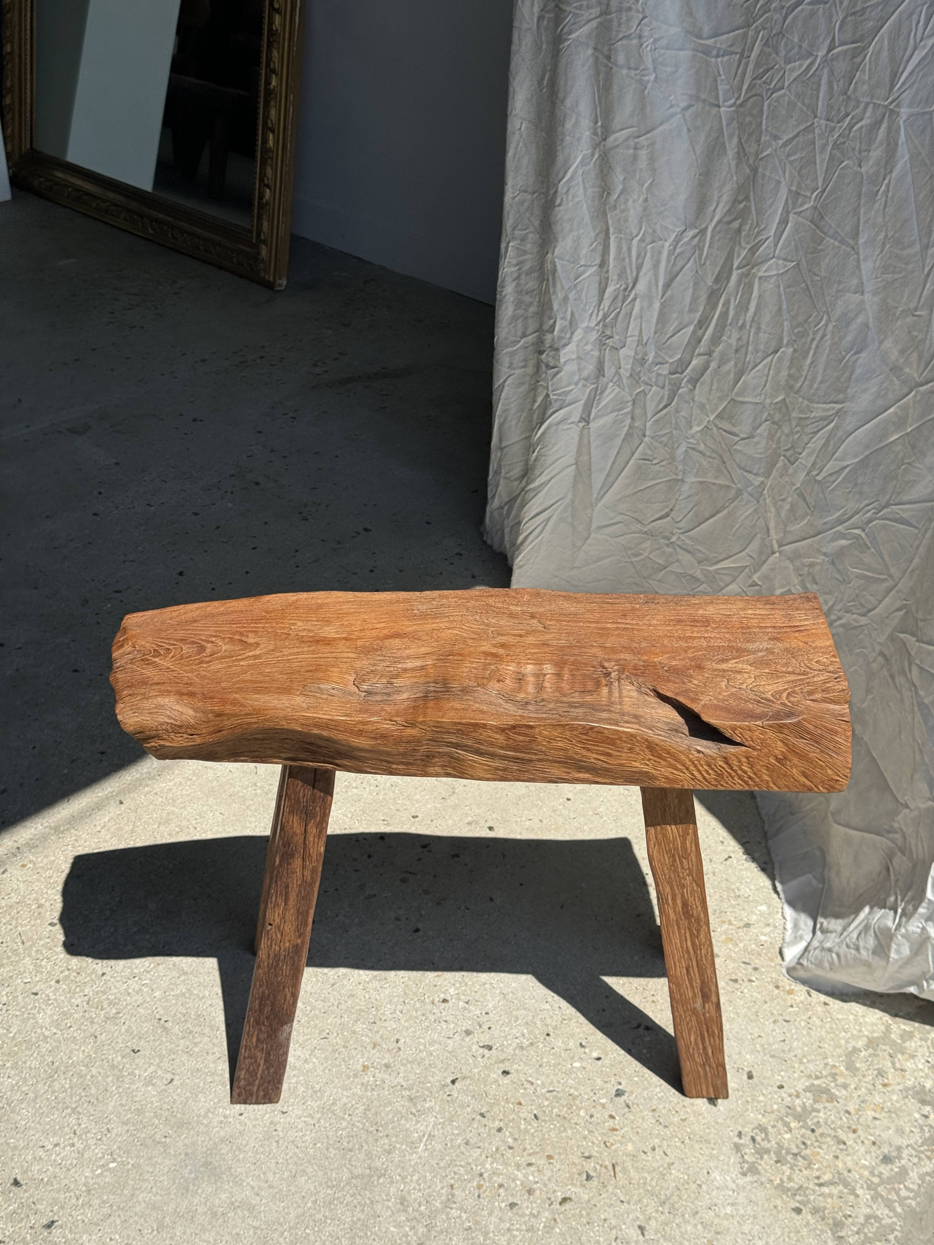 Small organic bench in upcycled Asian teak quadripod - Sungai