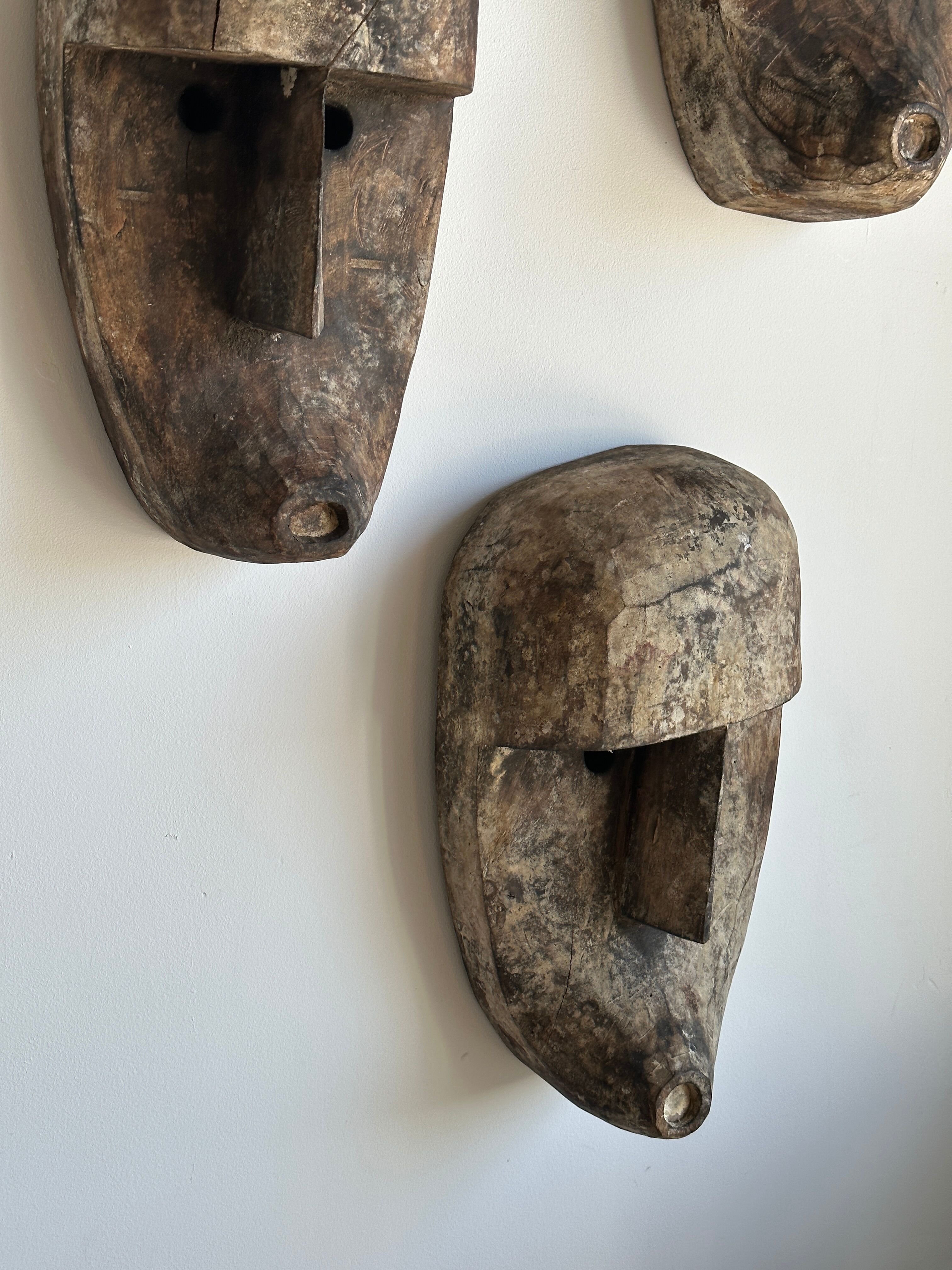 Large Timor mask in patinated wood H:50cm (2)