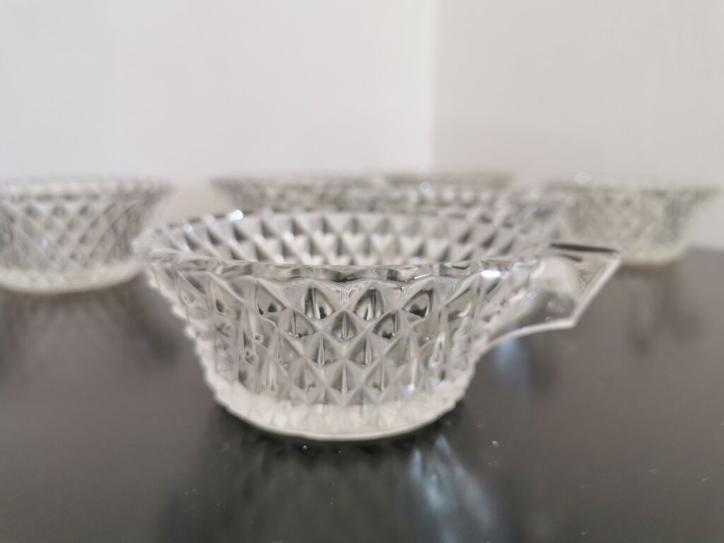 Set of 8 cups/ramekins with diamond cut glass handles