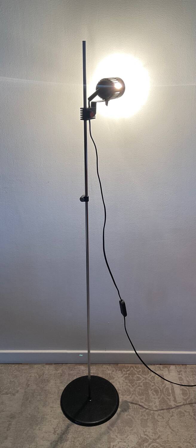 Adjustable spotlight floor lamp from the 70s-80s