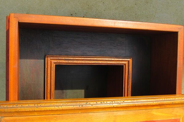 Pretty little bar table, sliding tray