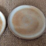 2 assiettes plates en grès